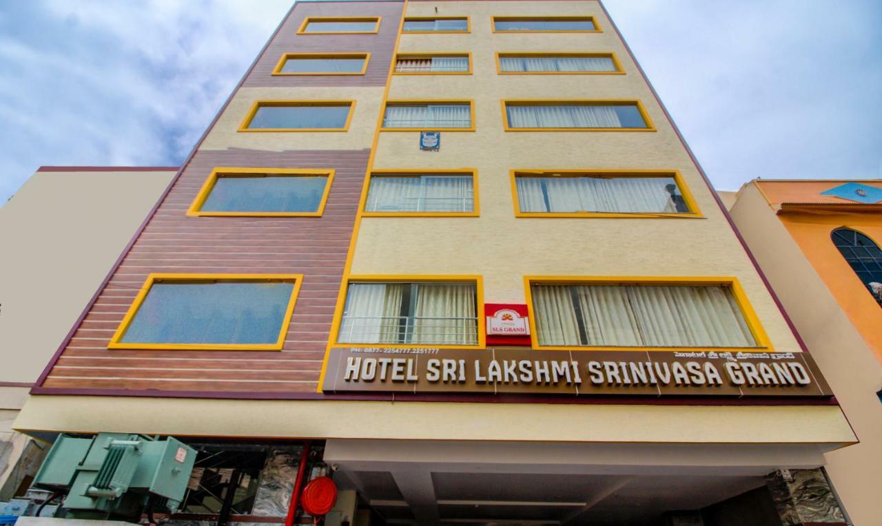 Treebo Sls Grand Hotell Tirupati Eksteriør bilde